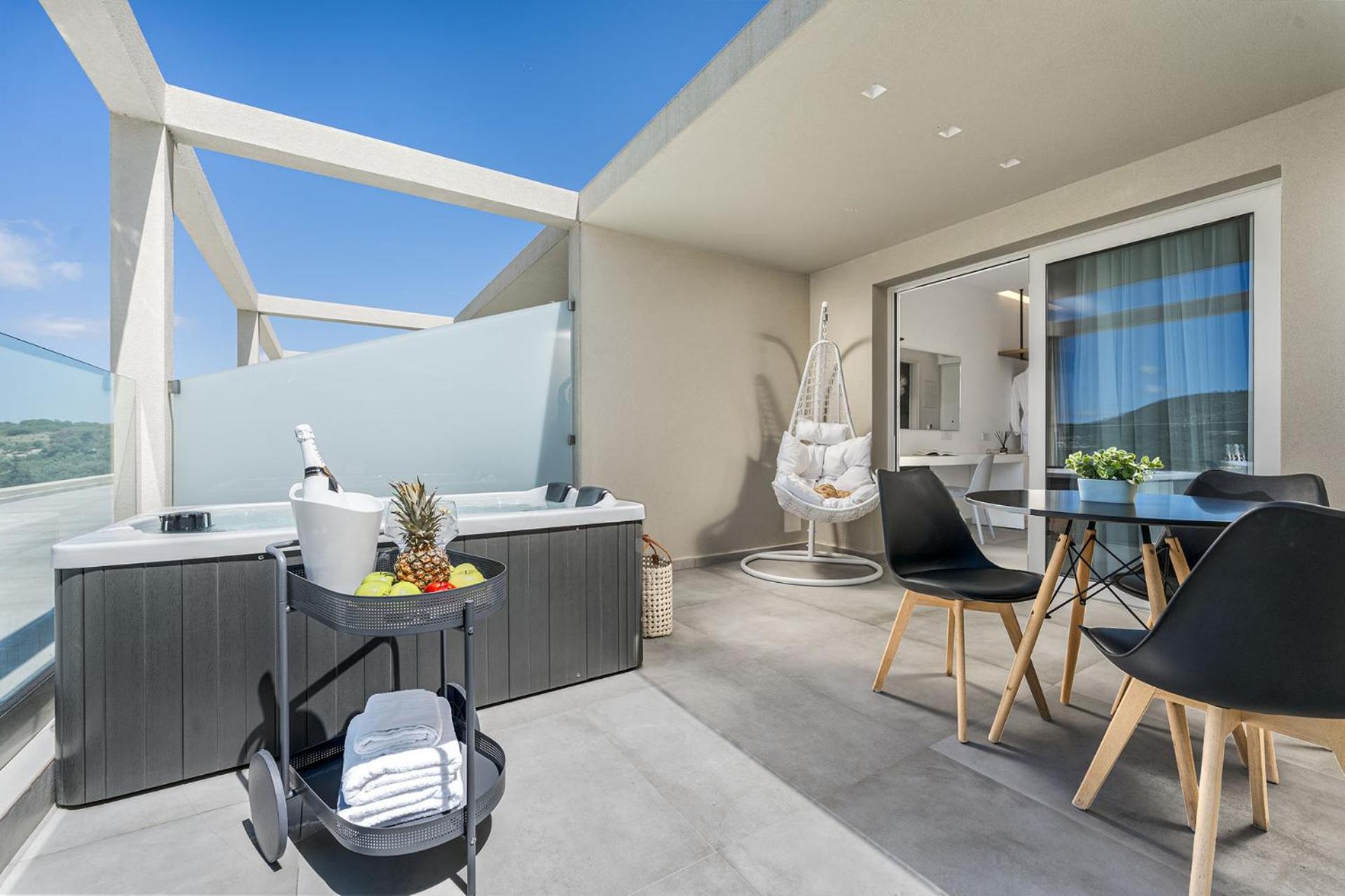 Myzith Luxury Suites Keri Dış mekan fotoğraf