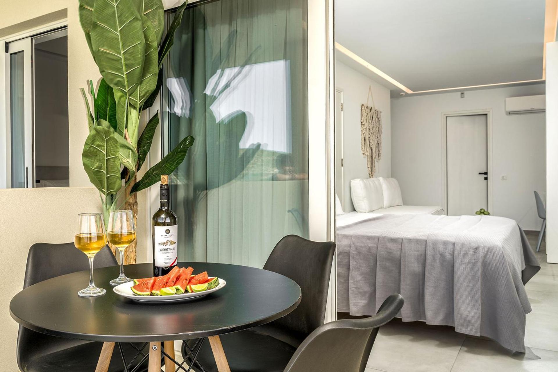 Myzith Luxury Suites Keri Dış mekan fotoğraf
