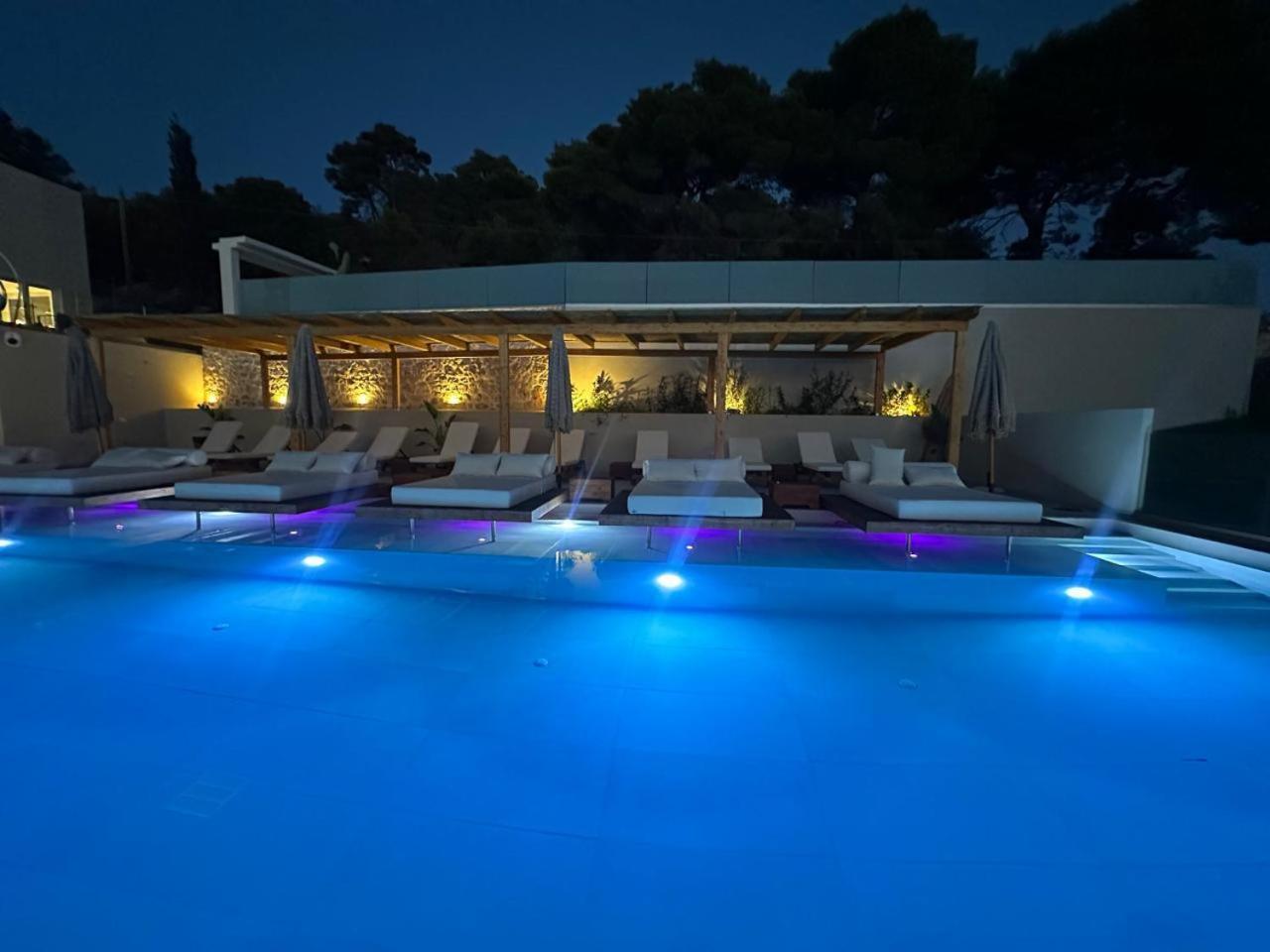 Myzith Luxury Suites Keri Dış mekan fotoğraf