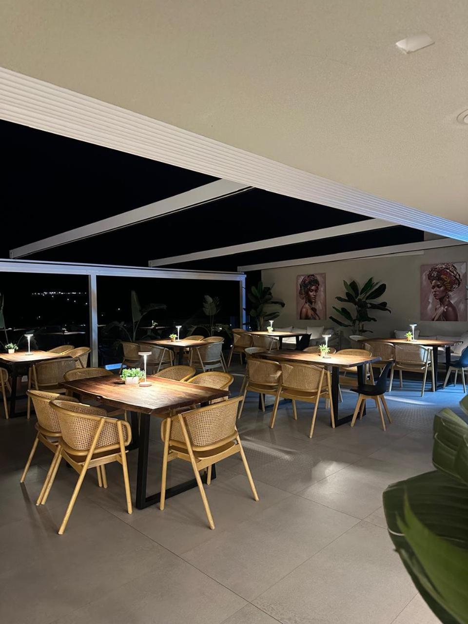 Myzith Luxury Suites Keri Dış mekan fotoğraf