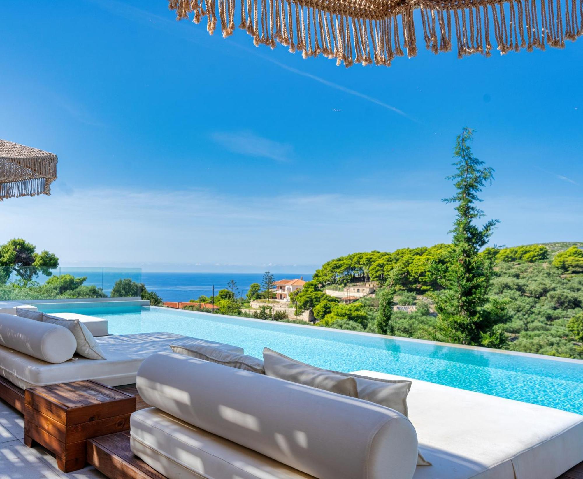 Myzith Luxury Suites Keri Dış mekan fotoğraf