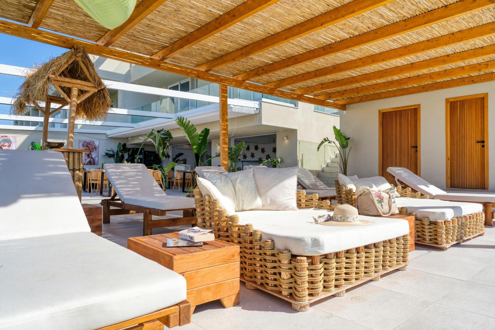 Myzith Luxury Suites Keri Dış mekan fotoğraf