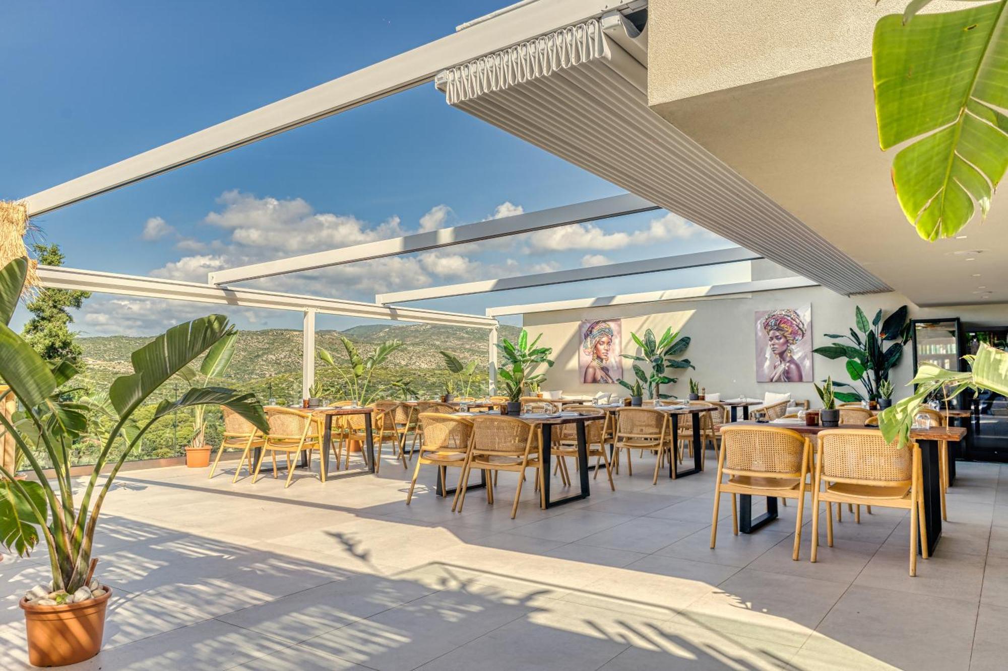 Myzith Luxury Suites Keri Dış mekan fotoğraf