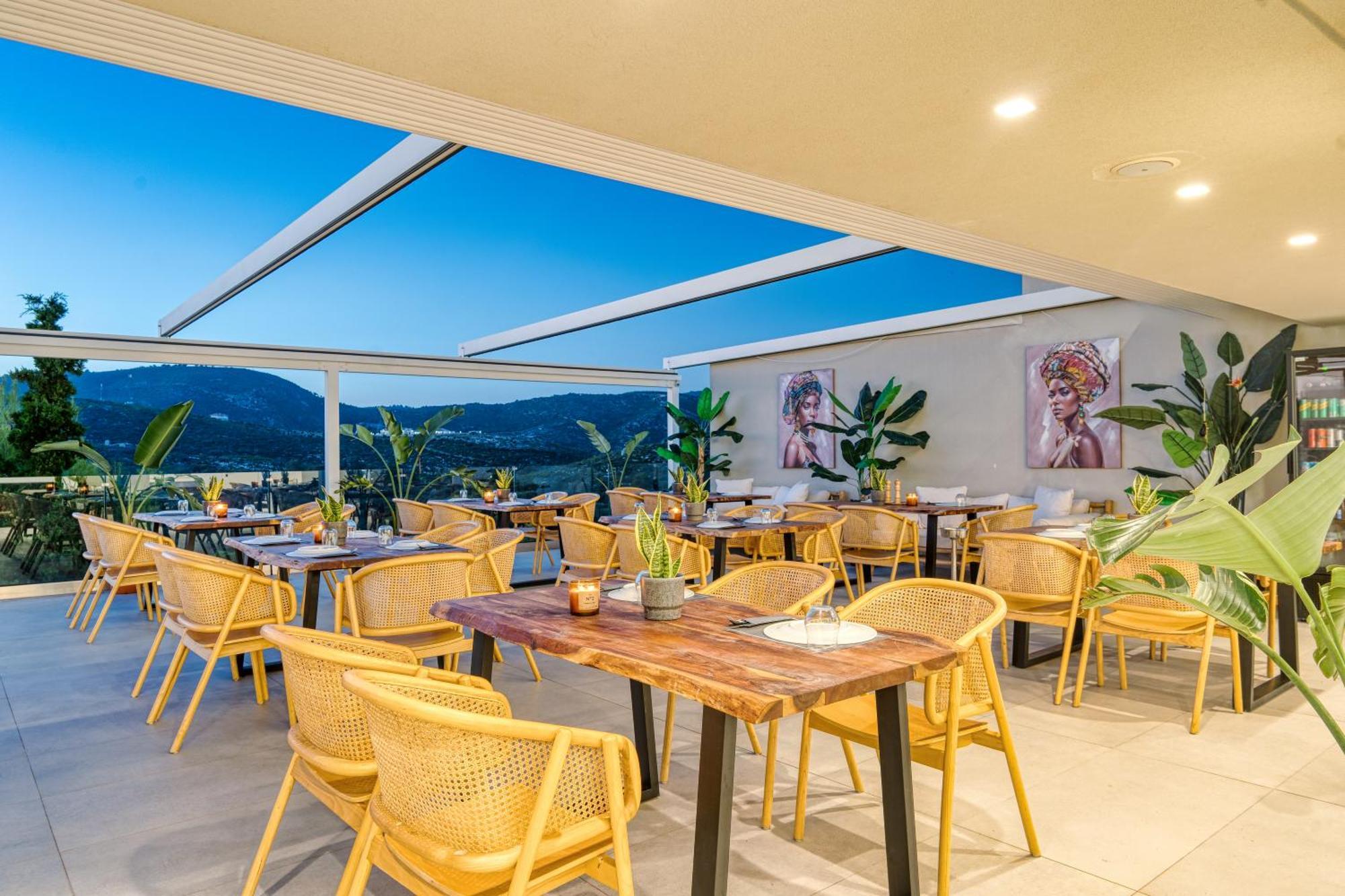 Myzith Luxury Suites Keri Dış mekan fotoğraf