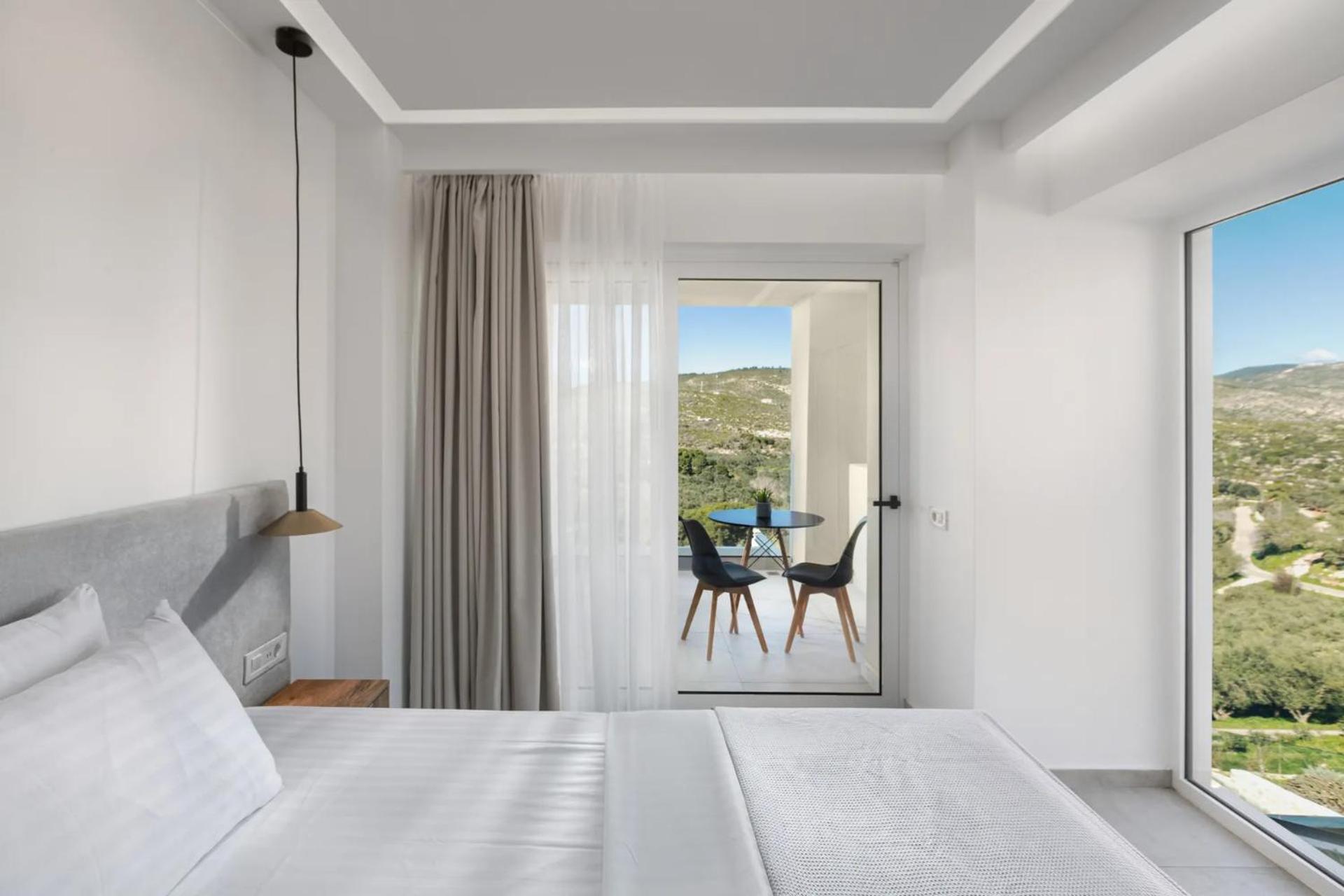 Myzith Luxury Suites Keri Dış mekan fotoğraf