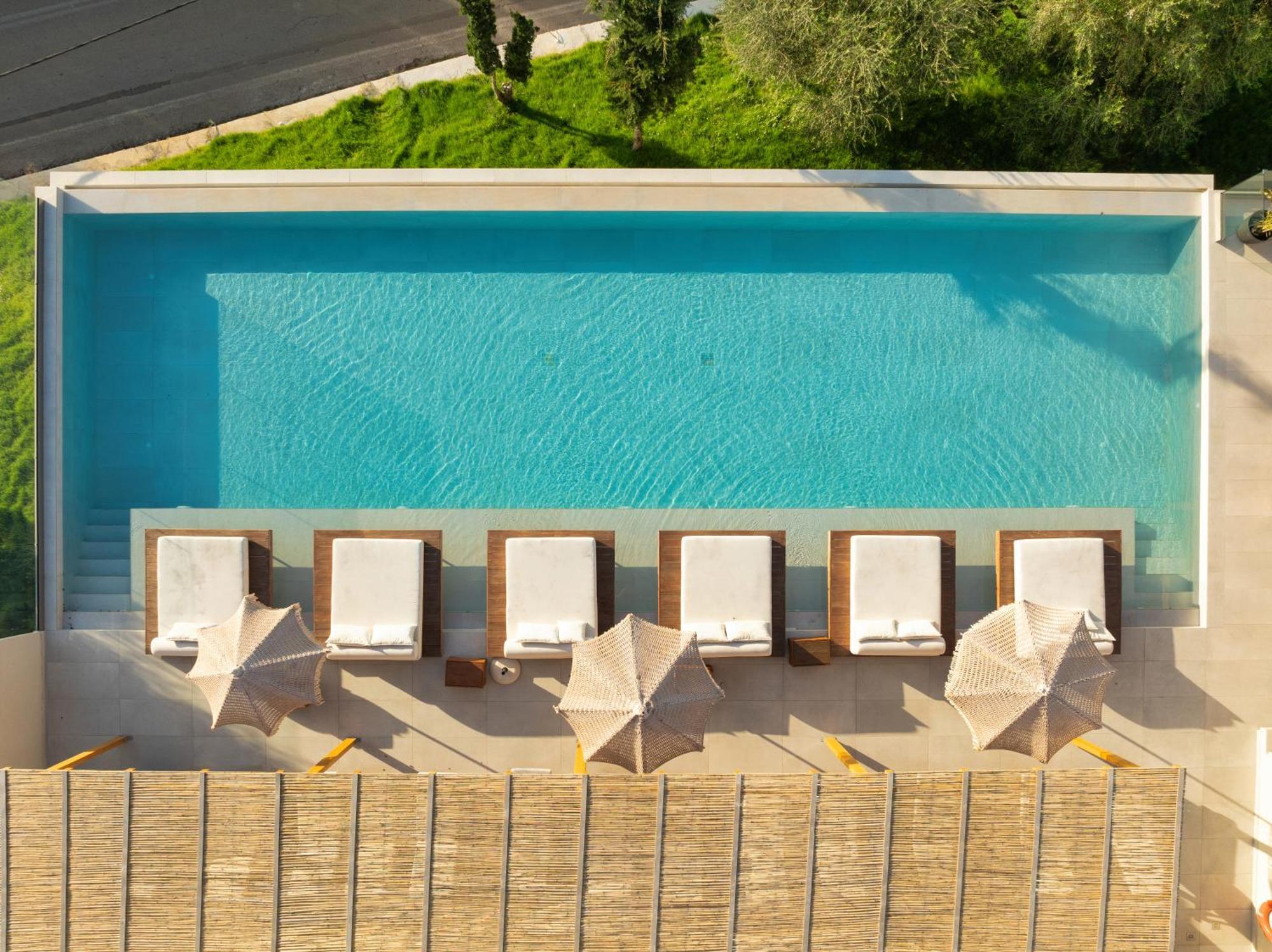 Myzith Luxury Suites Keri Dış mekan fotoğraf